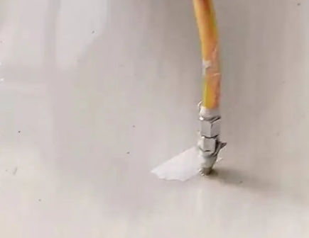 盘山瓷砖空鼓维修公司专业解答在瓷砖铺贴过程中，如果使用的砂料过粗（如全部使用了粗砂），可能会导致以下问题